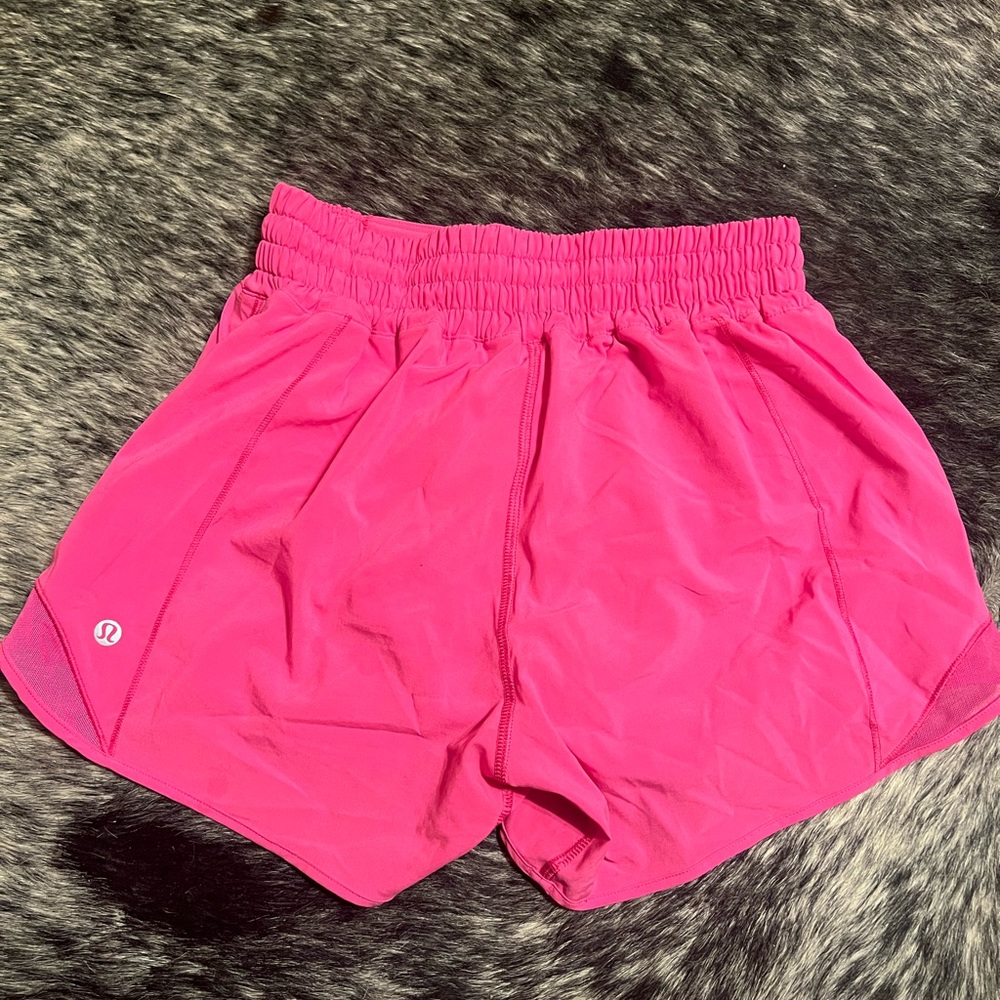Lululemon hotty hots Sonic Pink!!